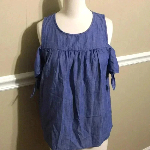 Old‎ Navy Blouse - Picture 1 of 6